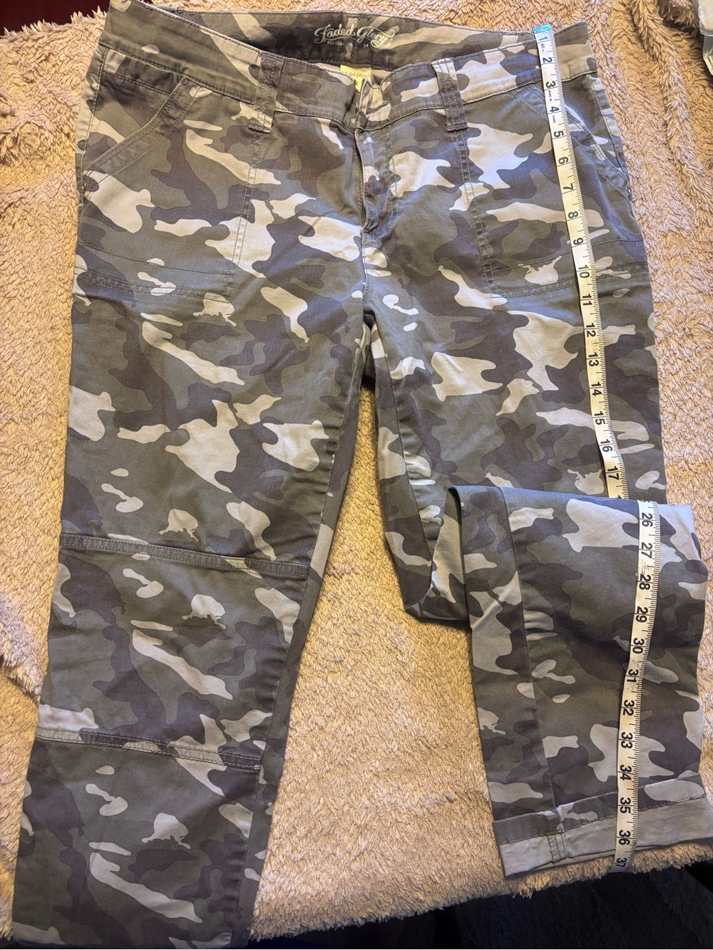 Faded Glory womans green Camo Cargo Pants - Picture 3 of 6